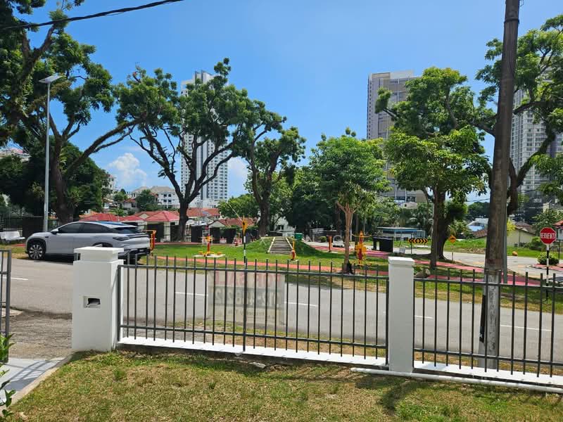Rumah Berkembar untuk Dijual di Tanjung Tokong (Penang) - Max Ng - Exterior - PropertyGuru.com.my