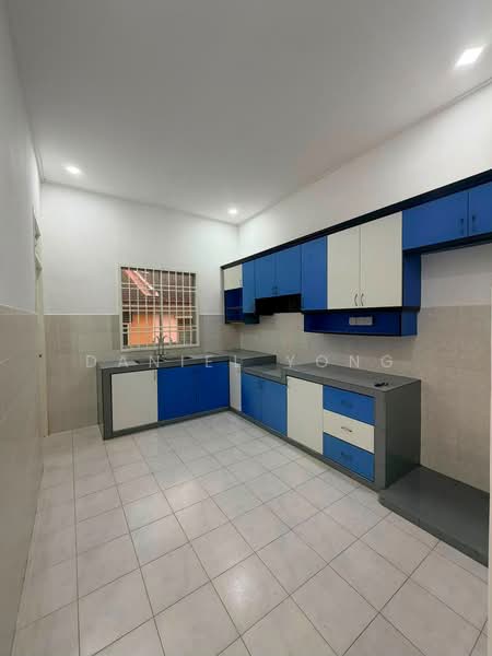 1-storey Terraced House for Sale in Bandar Putra (Kulai) - Daniel Yong - Kitchen - PropertyGuru.com.my
