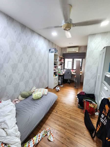 3-storey Terraced House for Sale in Lake Fields (Sungai Besi) - Suki Tan - Bedroom - PropertyGuru.com.my