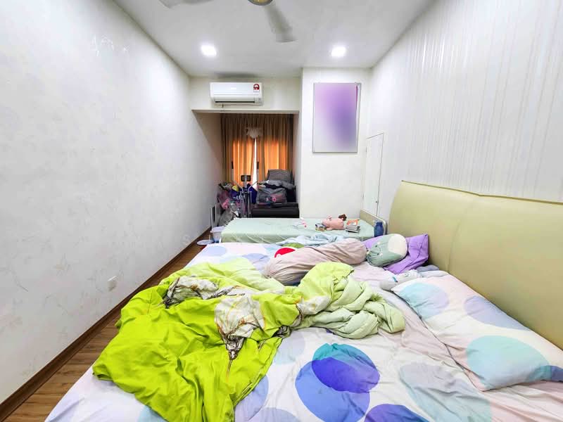 3-storey Terraced House for Sale in Lake Fields (Sungai Besi) - Suki Tan - Bedroom - PropertyGuru.com.my