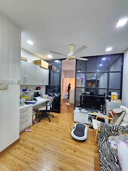 3-storey Terraced House for Sale in Lake Fields (Sungai Besi) - Suki Tan - Study - PropertyGuru.com.my