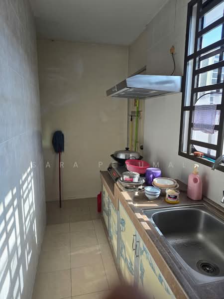 Rumah Teres untuk Dijual di Bandar Kinrara Seksyen 1 (Bandar Kinrara) - Sara Perumal - Kitchen - PropertyGuru.com.my