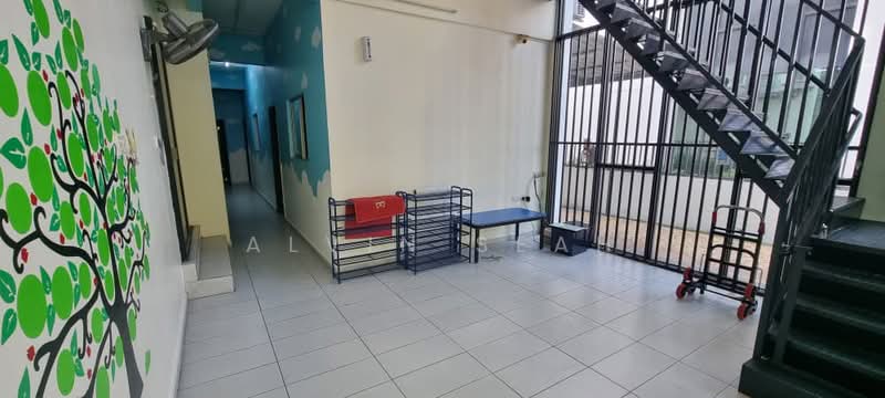Shop / Office for Sale in Klang (Selangor) - Alvin Seah - Corridor - PropertyGuru.com.my