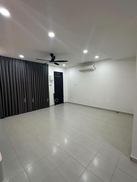 2-storey Terraced House for Sale in Austin Crest (Johor Bahru) - Ee Fong Toh - Living Room - PropertyGuru.com.my