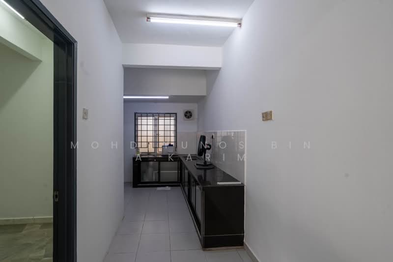 Rumah Teres 2 Tingkat untuk Dijual di Batu Caves (Selangor) - Mohd Yunos Bin A.Karim - Kitchen - PropertyGuru.com.my