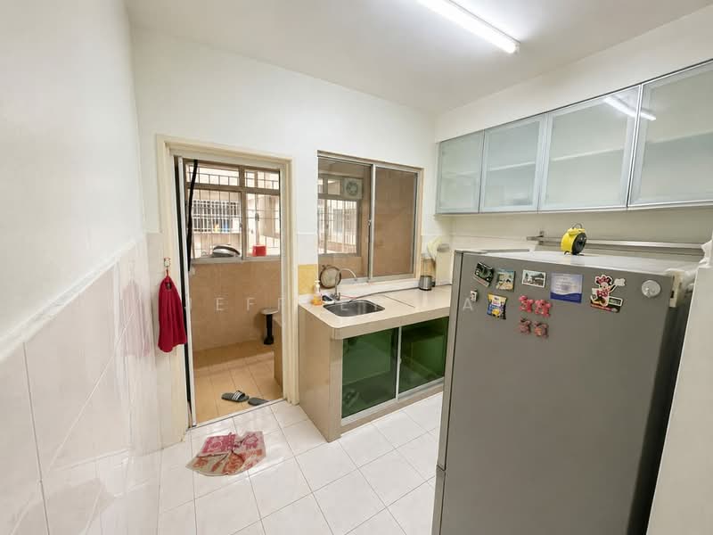 Pangsapuri untuk Dijual di Prima Tiara 1 - Jeffrey Yap - Kitchen - PropertyGuru.com.my