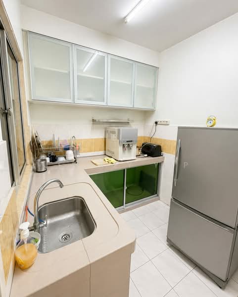 Pangsapuri untuk Dijual di Prima Tiara 1 - Jeffrey Yap - Kitchen - PropertyGuru.com.my