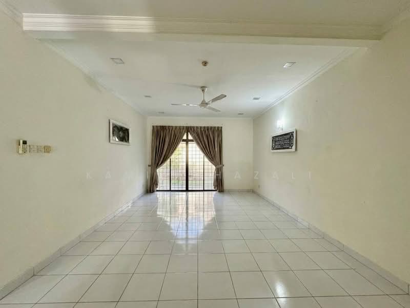 2-storey Terraced House for Sale in Presint 14 (Putrajaya) - Kamil Ghazali - Living Room - PropertyGuru.com.my