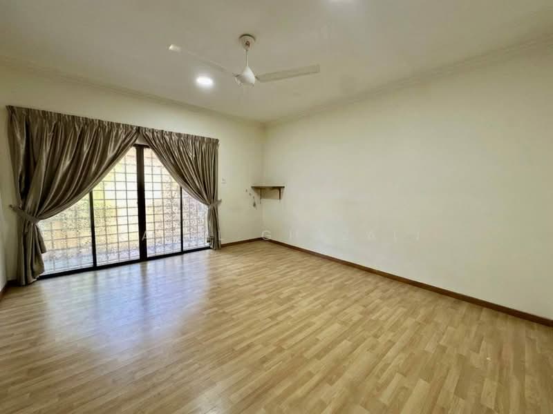 2-storey Terraced House for Sale in Presint 14 (Putrajaya) - Kamil Ghazali - Living Room - PropertyGuru.com.my
