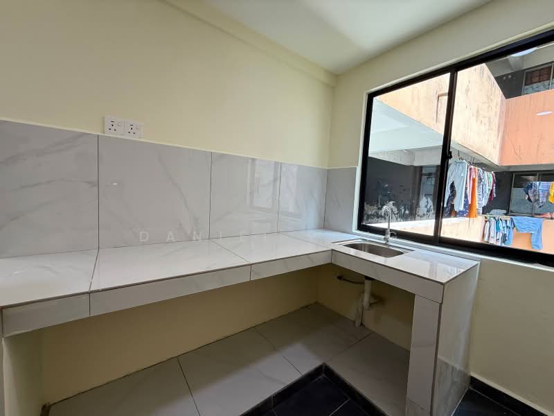 Flat for Sale at Flat Taman Rinting - Daniel Yong - Kitchen - PropertyGuru.com.my