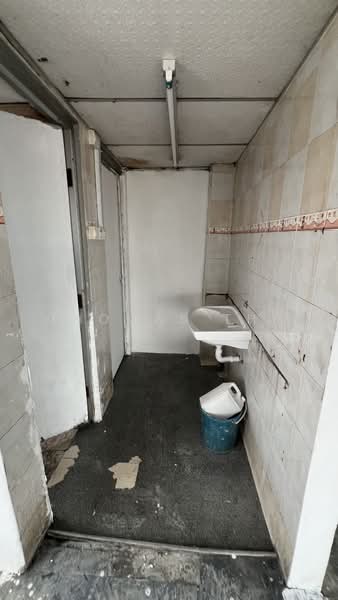 Pejabat untuk Disewa di Pekan Kapar (Kapar) - Thomas Thi - Bathroom - PropertyGuru.com.my