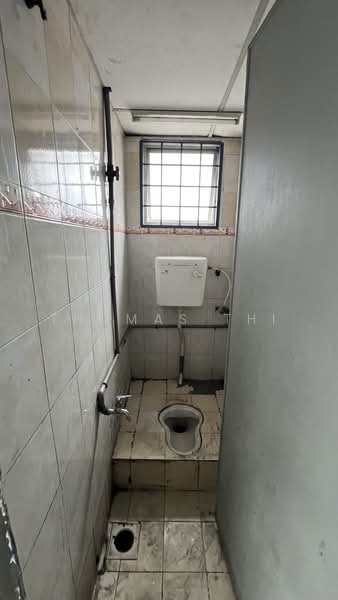 Pejabat untuk Disewa di Pekan Kapar (Kapar) - Thomas Thi - Bathroom - PropertyGuru.com.my