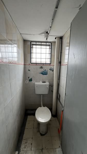 Pejabat untuk Disewa di Pekan Kapar (Kapar) - Thomas Thi - Bathroom - PropertyGuru.com.my