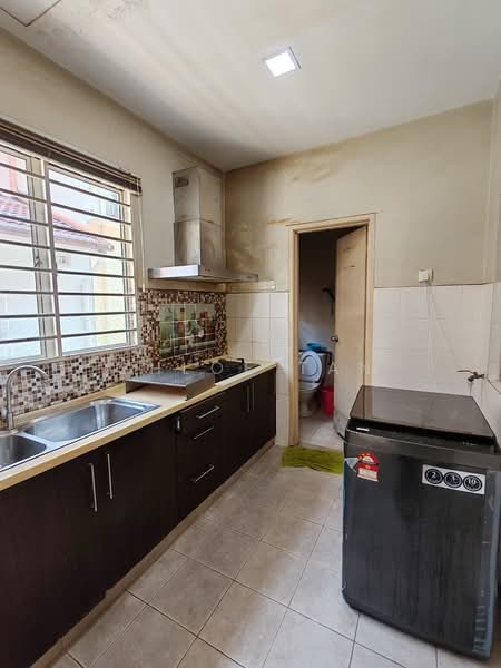2-storey Terraced House for Rent in Kemuning Utama (Shah Alam) - Chloe Tan - Kitchen - PropertyGuru.com.my