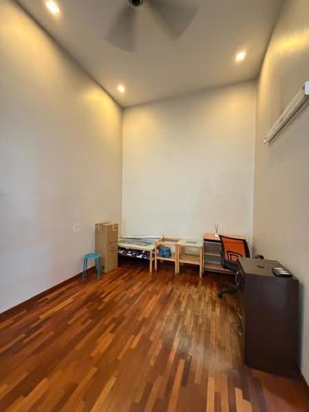 2-storey Terraced House for Rent in Kemuning Utama (Shah Alam) - Chloe Tan - Study - PropertyGuru.com.my