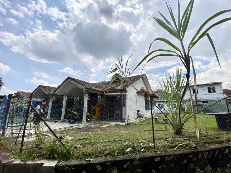 Rumah Teres 1-Tingkat untuk Dijual di Taman Langat Jaya (Bangi) - Ahmad Fadlee - PropertyGuru.com.my
