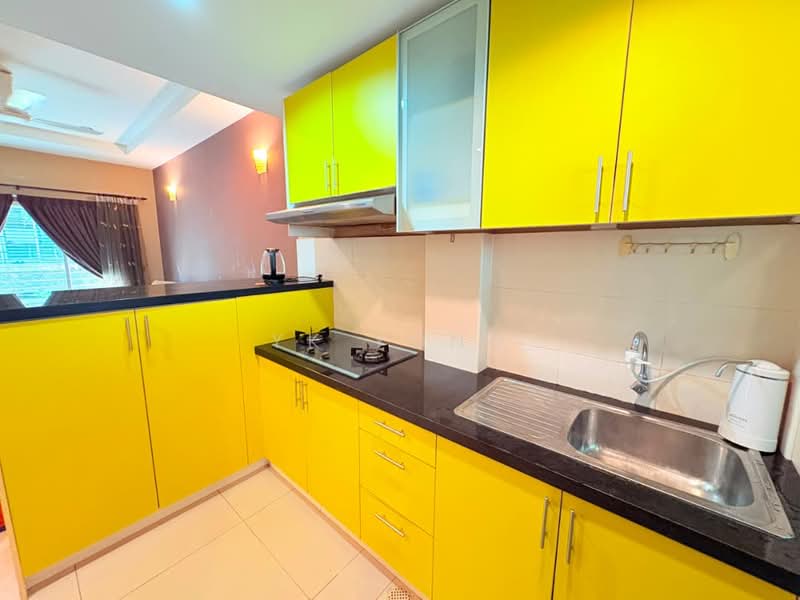 Apartment for Sale at Bayan Villa, Seri Kembangan - Yk Yong - Kitchen - PropertyGuru.com.my