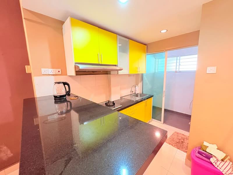Apartment for Sale at Bayan Villa, Seri Kembangan - Yk Yong - Kitchen - PropertyGuru.com.my