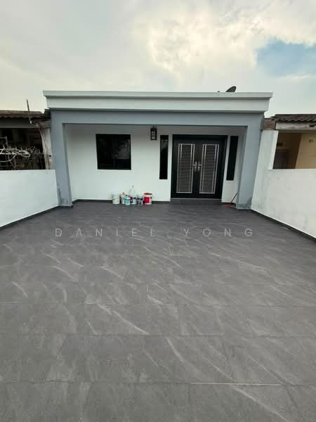 Rumah Teres 1 Tingkat untuk Dijual di Taman Universiti (Skudai) - Daniel Yong - Exterior - PropertyGuru.com.my
