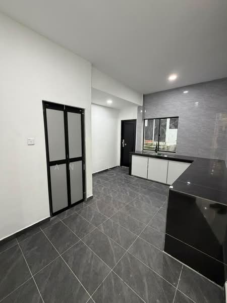 Rumah Teres 1 Tingkat untuk Dijual di Taman Universiti (Skudai) - Daniel Yong - Kitchen - PropertyGuru.com.my