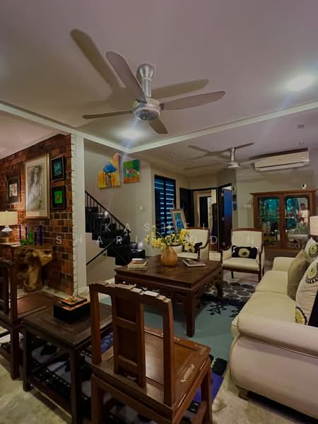 Rumah Teres untuk Dijual di Ampang Jaya (Ampang) - Kashfi Sharifuddin - Living Room - PropertyGuru.com.my