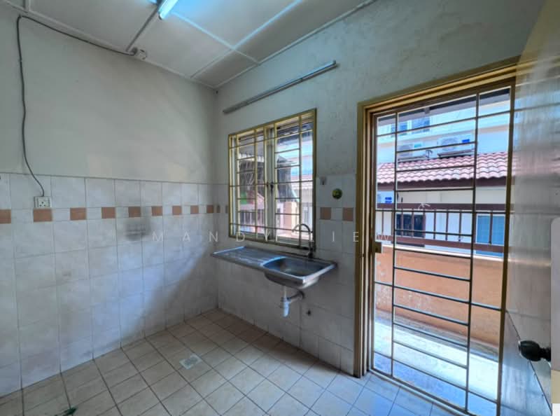 Semi-Detached House for Sale in Taman Usahawan (Kepong) - Mandy Liew - Kitchen - PropertyGuru.com.my