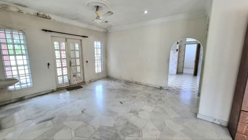 Rumah Banglo untuk Dijual di Taman Lim (Ipoh) - Marcus Seng - Living Room - PropertyGuru.com.my