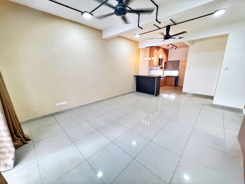 2-storey Terraced House for Sale in Semenyih (Selangor) - Herman Sazwan Nor Rahim - Living Room - PropertyGuru.com.my