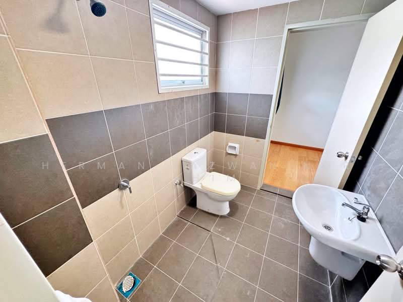 2-storey Terraced House for Sale in Semenyih (Selangor) - Herman Sazwan Nor Rahim - Bathroom - PropertyGuru.com.my