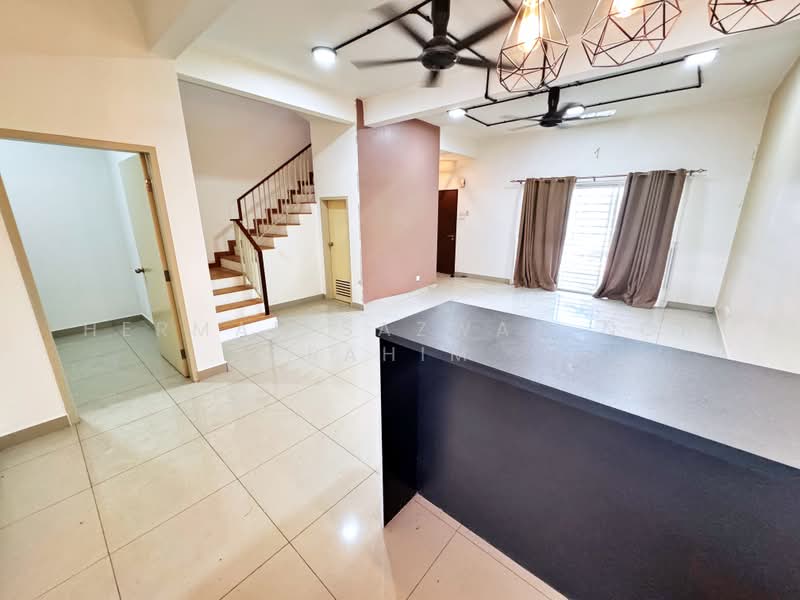 2-storey Terraced House for Sale in Semenyih (Selangor) - Herman Sazwan Nor Rahim - Living Room - PropertyGuru.com.my