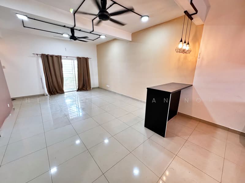 2-storey Terraced House for Sale in Semenyih (Selangor) - Herman Sazwan Nor Rahim - Living Room - PropertyGuru.com.my