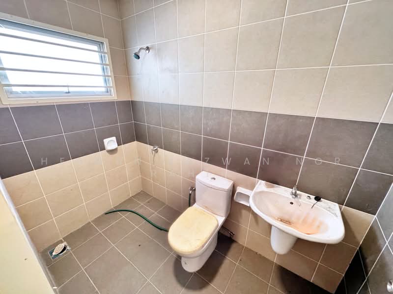 2-storey Terraced House for Sale in Semenyih (Selangor) - Herman Sazwan Nor Rahim - Bathroom - PropertyGuru.com.my