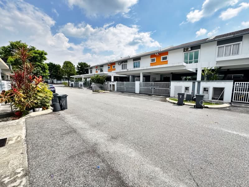2-storey Terraced House for Sale in Semenyih (Selangor) - Herman Sazwan Nor Rahim - Exterior - PropertyGuru.com.my