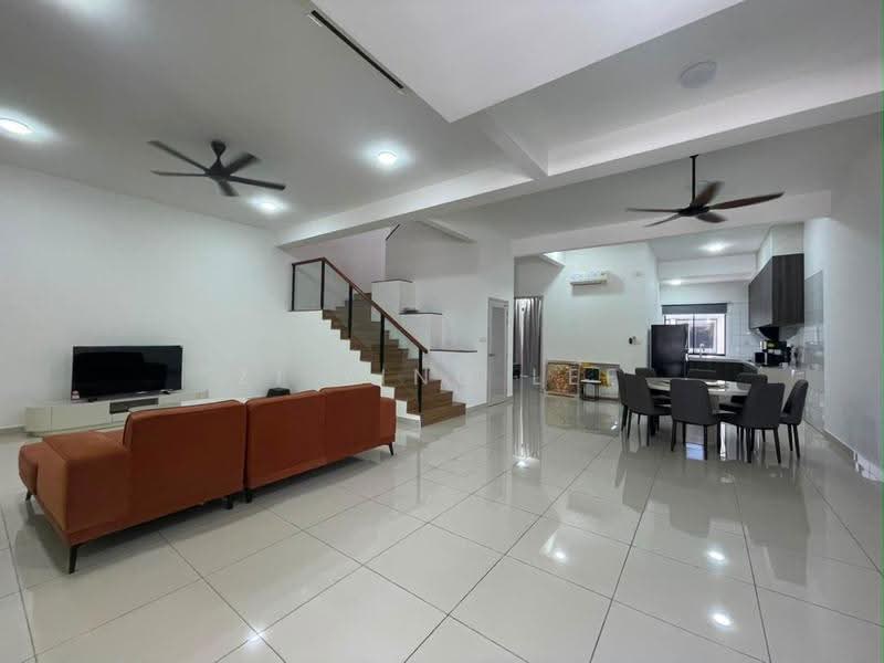 Rumah Teres 2-Tingkat untuk Disewa di Banting (Selangor) - Zi Ying Lee - Living Room - PropertyGuru.com.my