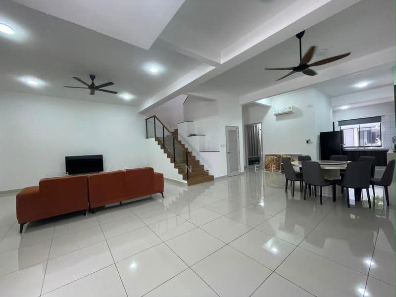 Rumah Teres 2-Tingkat untuk Disewa di Banting (Selangor) - Zi Ying Lee - Living Room - PropertyGuru.com.my