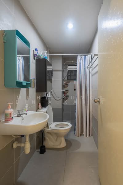 Service Residence for Sale at Alam Sanjung - Mohd Yunos Bin A.Karim - Bathroom - PropertyGuru.com.my