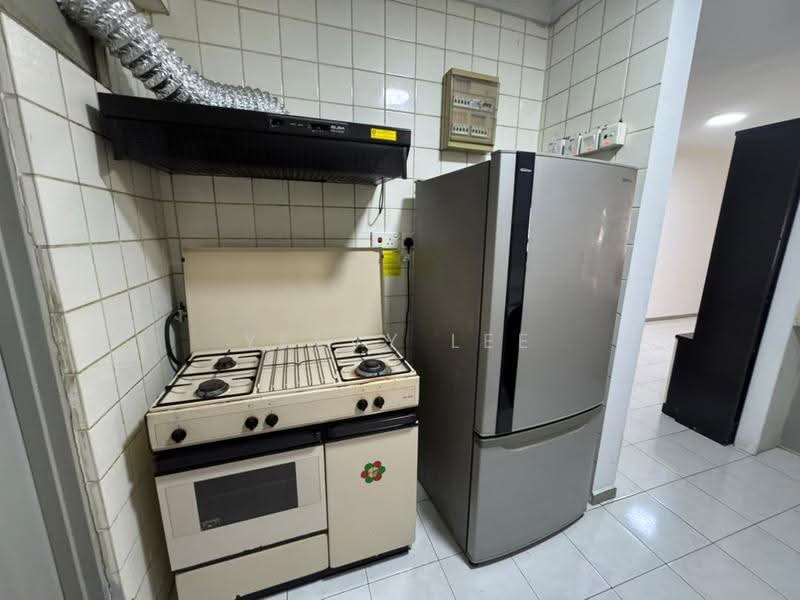 Kondominium untuk Disewa di Mont Kiara Pines - Yeevy Lee - Kitchen - PropertyGuru.com.my