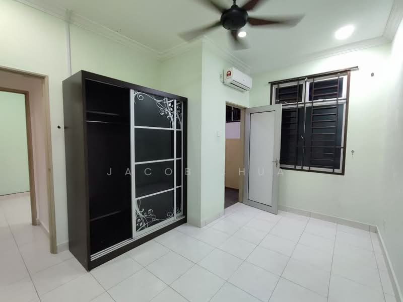 2-storey Terraced House for Sale in Taman Seri Orkid (Skudai) - Jacob Chua - Bedroom - PropertyGuru.com.my
