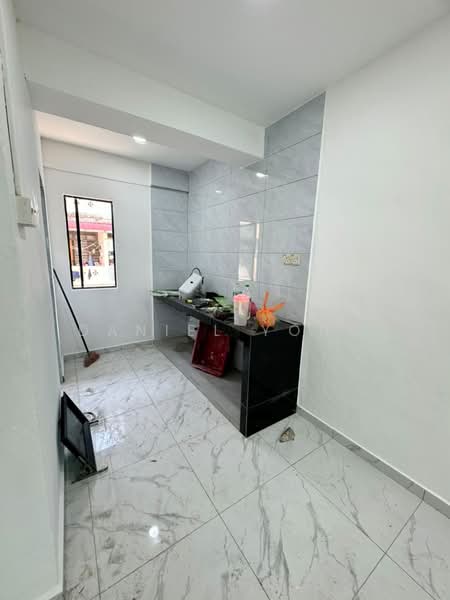 Flat for Sale at Taman Air Biru - Daniel Yong - Kitchen - PropertyGuru.com.my