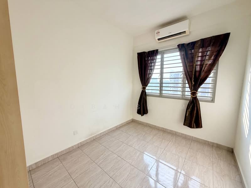 Apartment for Sale at Blok A & B, Pangsapuri Putra Impian - Adibah Salim - Interior - PropertyGuru.com.my