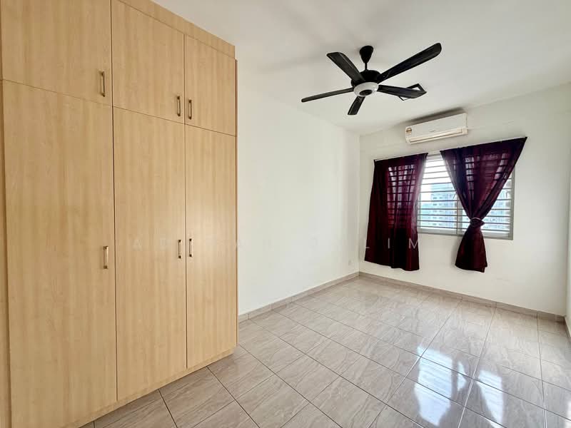 Apartment for Sale at Blok A & B, Pangsapuri Putra Impian - Adibah Salim - Bedroom - PropertyGuru.com.my