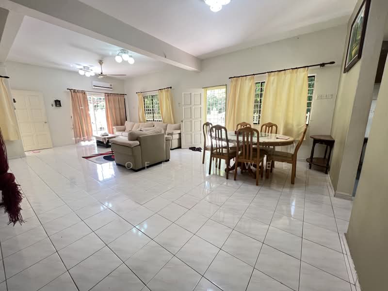 2-storey Terraced House for Sale in Taman Saujana Indah (Bukit Katil) - Geoffery Wee - Living Room - PropertyGuru.com.my