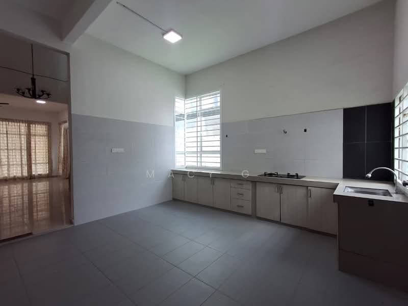 Rumah Berkembar untuk Disewa di Taman Klebang Utama (Klebang) - Macy G - Kitchen - PropertyGuru.com.my