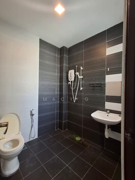Rumah Berkembar untuk Disewa di Taman Klebang Utama (Klebang) - Macy G - Bathroom - PropertyGuru.com.my