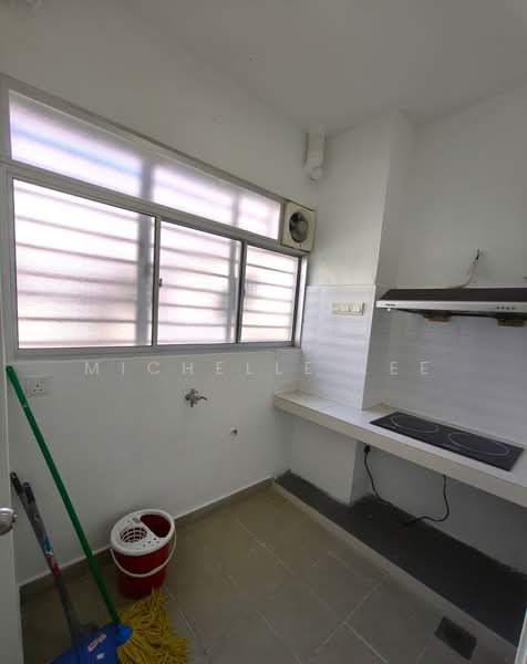 Pangsapuri untuk Disewa di Akasia Apartment - Michelle Lee - Kitchen - PropertyGuru.com.my