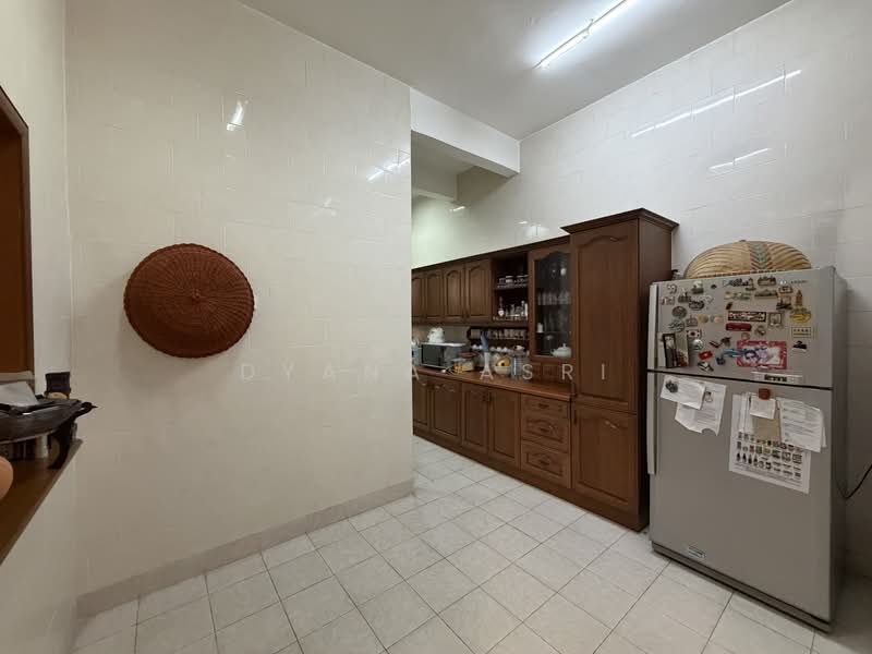 2-storey Terraced House for Sale in Bukit Jelutong (Shah Alam) - Dyana Asri - Kitchen - PropertyGuru.com.my