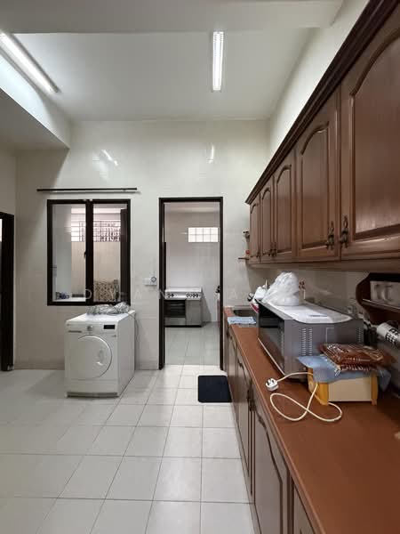 2-storey Terraced House for Sale in Bukit Jelutong (Shah Alam) - Dyana Asri - Kitchen - PropertyGuru.com.my