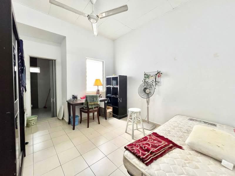 2-storey Terraced House for Sale in Saujana Utama (Selangor) - Hazeman Omar - Bedroom - PropertyGuru.com.my