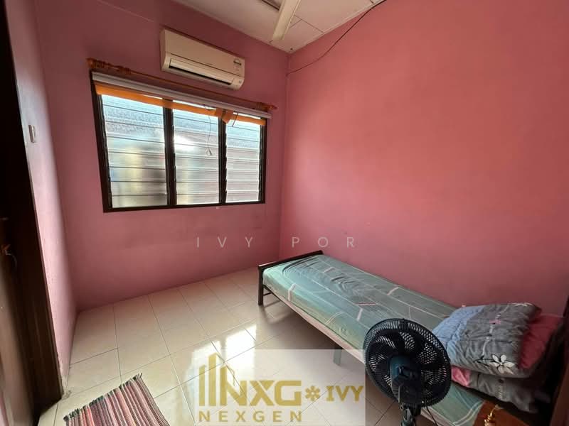 2-storey Terraced House for Sale in Pelabuhan Klang (Selangor) - Ivy Por - Bedroom - PropertyGuru.com.my