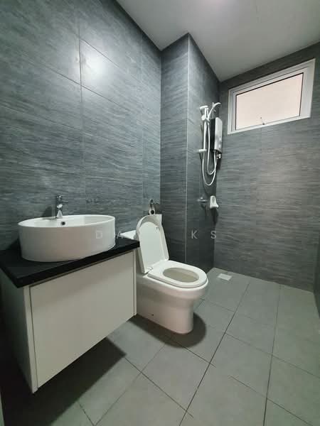 Service Residence for Sale at Gaya Resort Homes - Dave KS - Bathroom - PropertyGuru.com.my